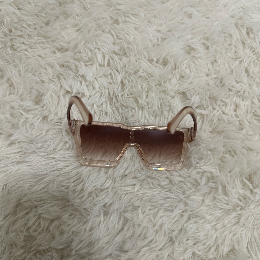 Stylish Pink Beige Sunglasses - Picture 2 of 4